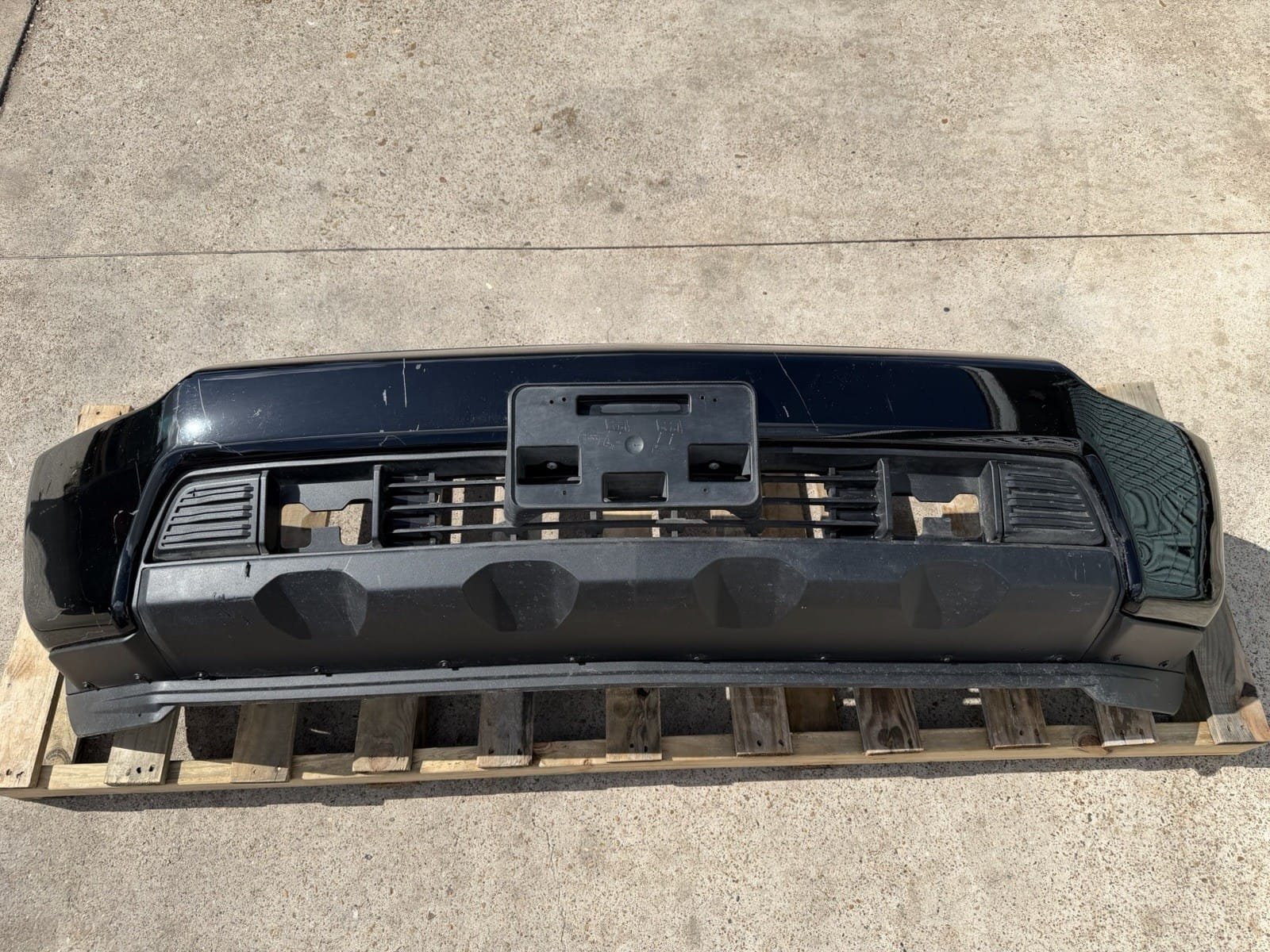 2020-2023 Chevrolet Silverado 2500 Front Bumper - Factory Take-Off