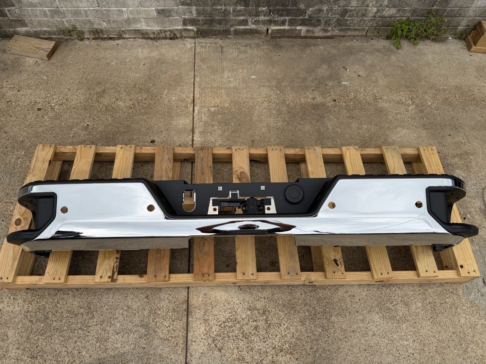 2020-2026 Chevrolet 2500 Rear Bumper - Factory Take-Off