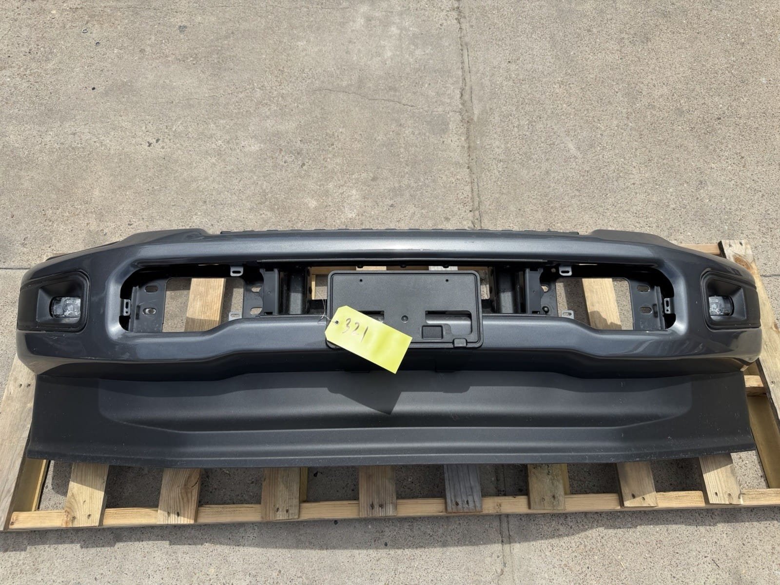 2023-2026 Ford F-250 Front Bumper - Factory Take-Off