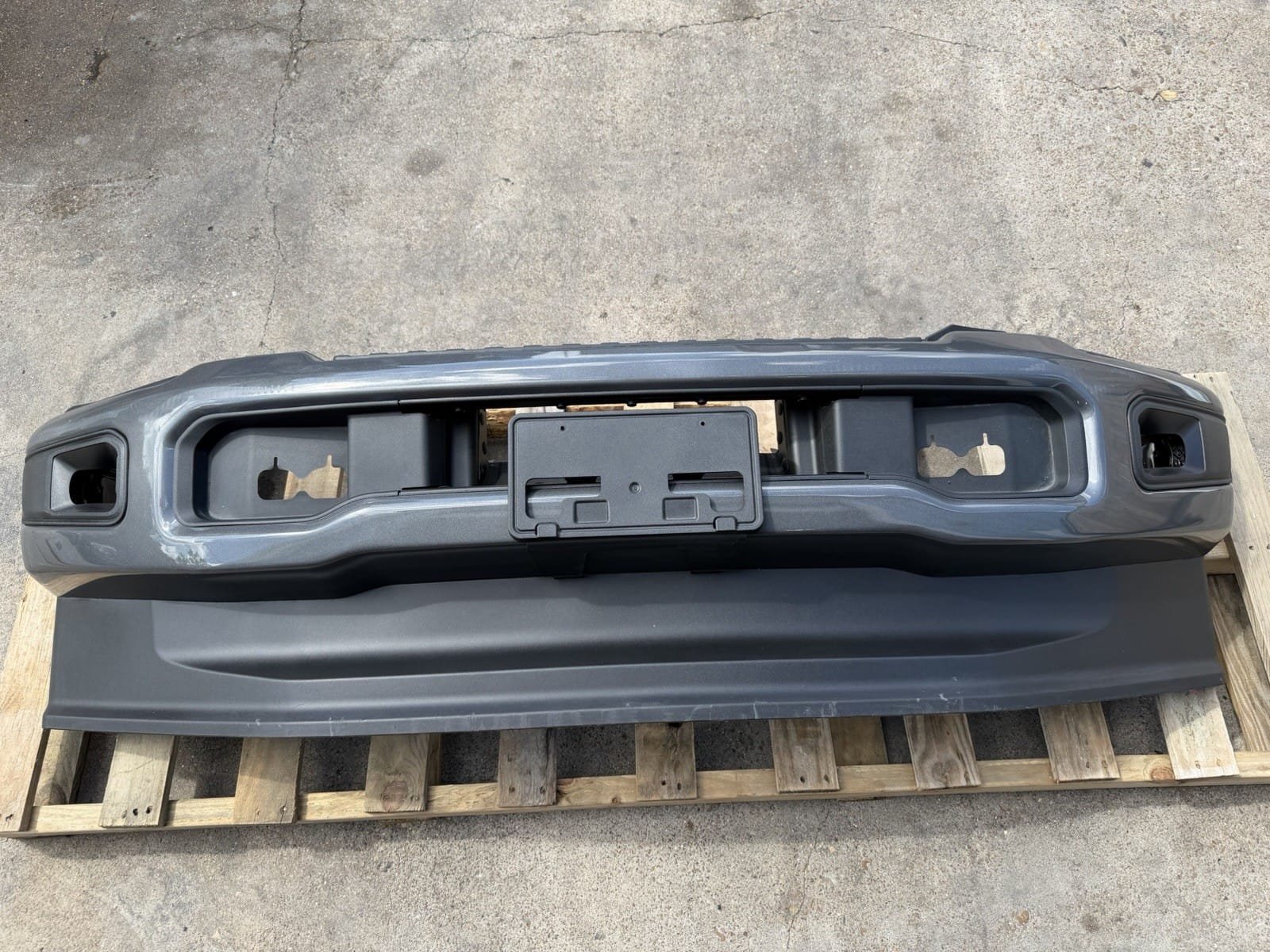 2023-2026 Ford F-250 Front Bumper - Factory Take-Off