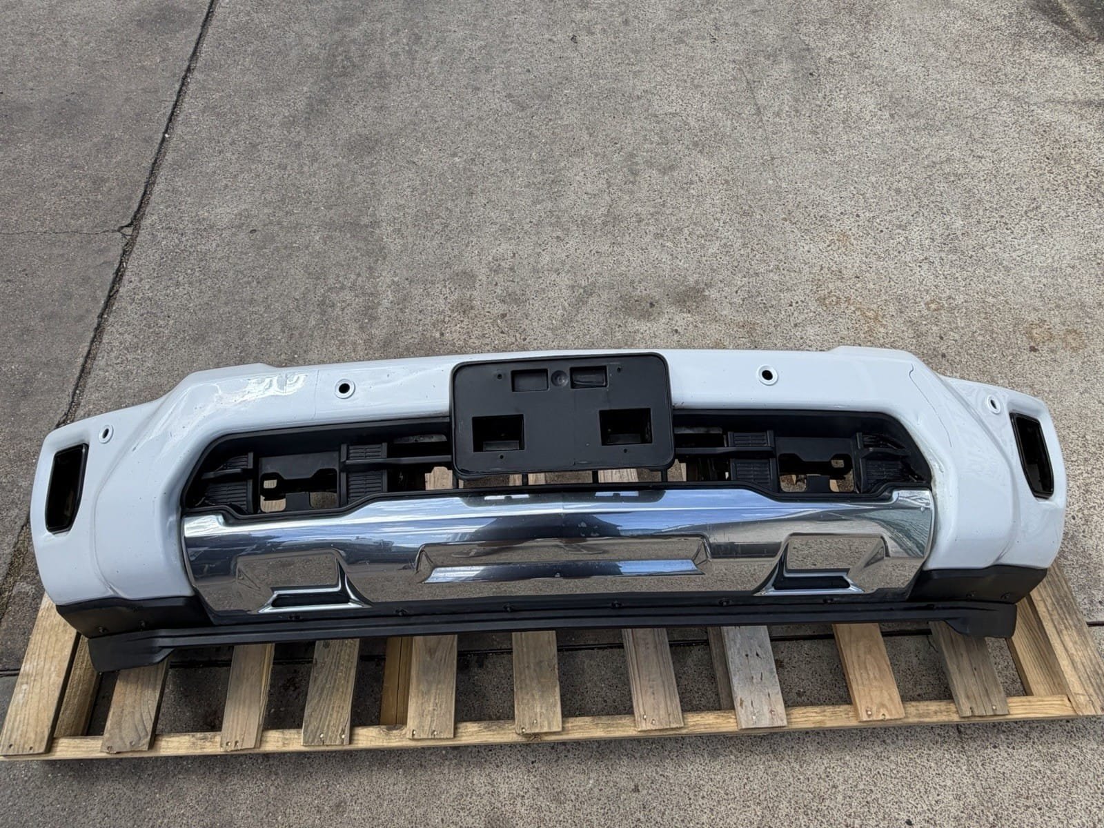 2024-2026 Chevrolet Silverado 2500 Front Bumper - Factory Take-Off