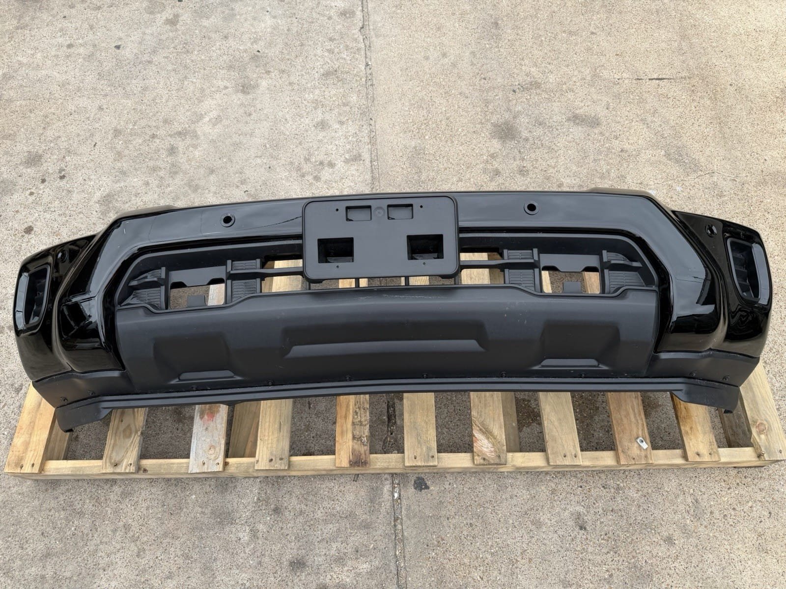 2024-2026 Chevrolet Silverado 2500 Front Bumper - Factory Take-Off